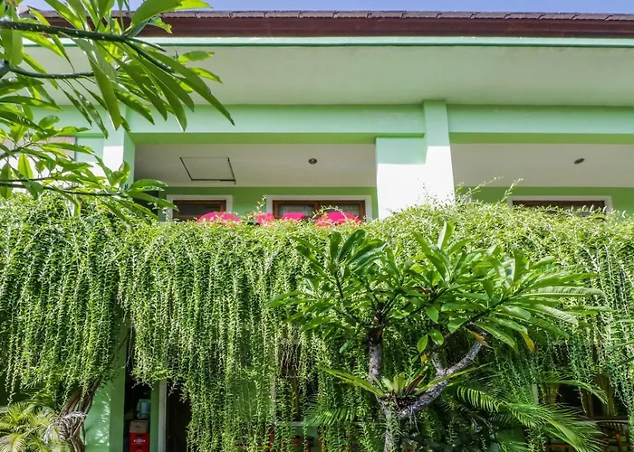 Hotel Oyo 2456 Purnama House Kuta Kuta Lombok