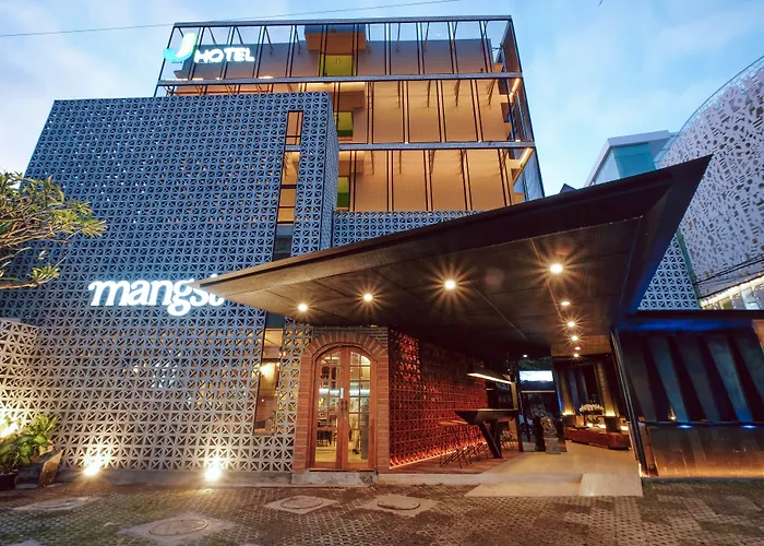 J Hotel Kuta